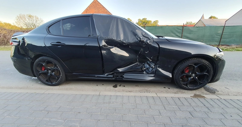 Alfa Romeo Giulia cena 48900 przebieg: 83527, rok produkcji 2018 z Zawichost małe 277
